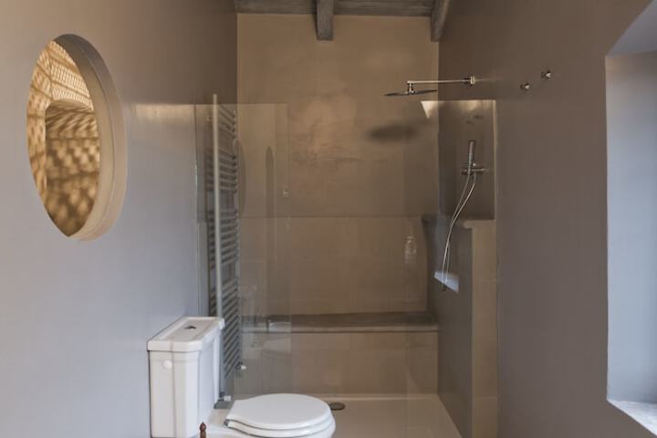 Room 10 of 58