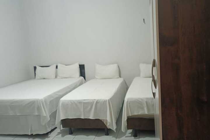 Room 10 of 14