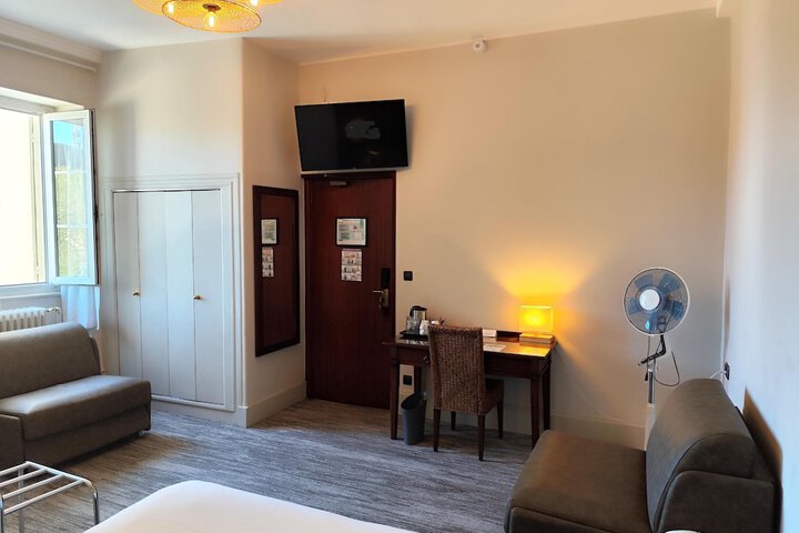 Room 41 of 103