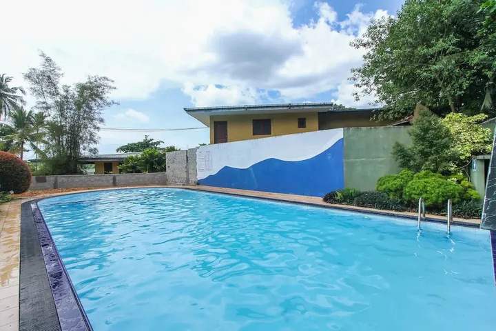 Pool 10 of 16