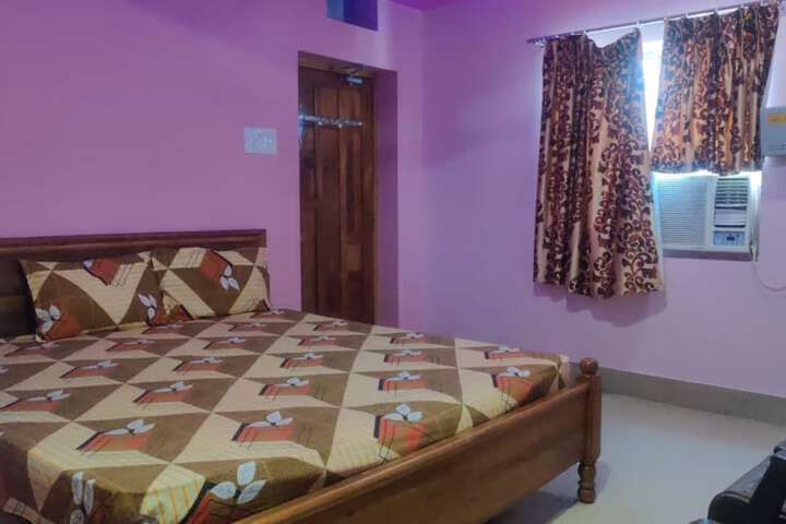 Room 8 of 13