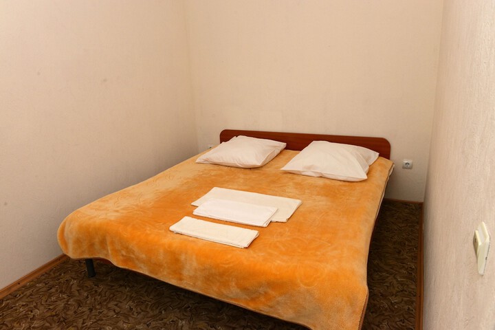 Room 11 of 12
