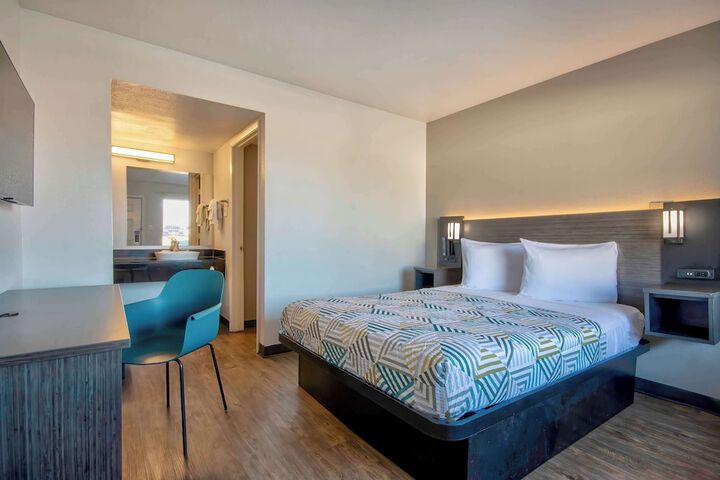 Room 3 of 26