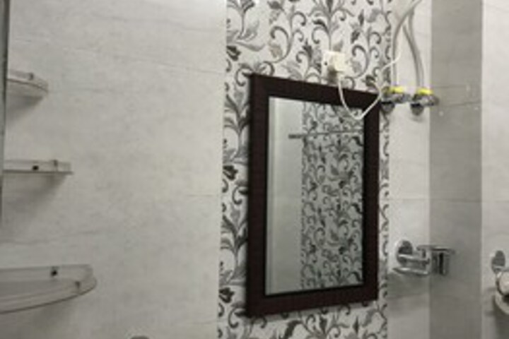 Room 6 of 27