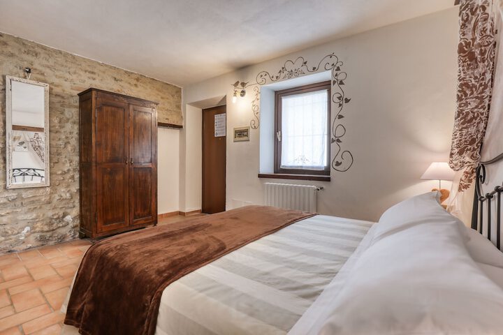 Room 10 of 47