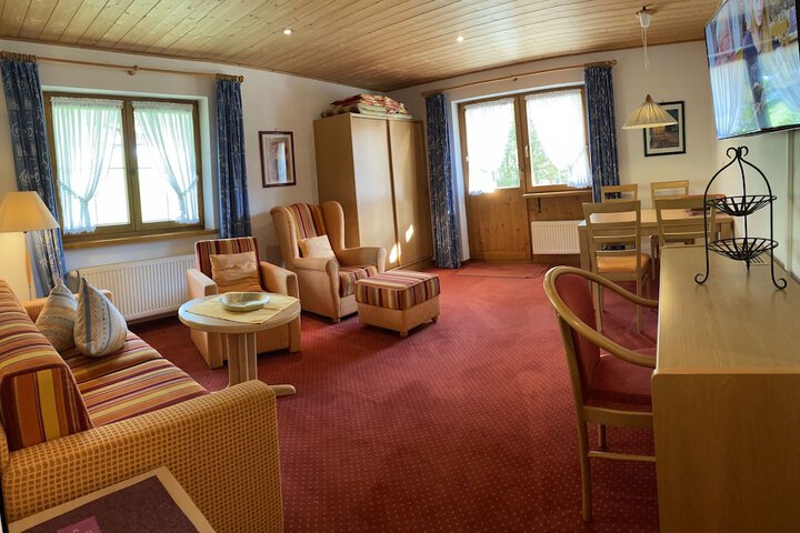 Room 32 of 102