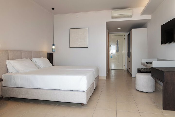Room 42 of 91