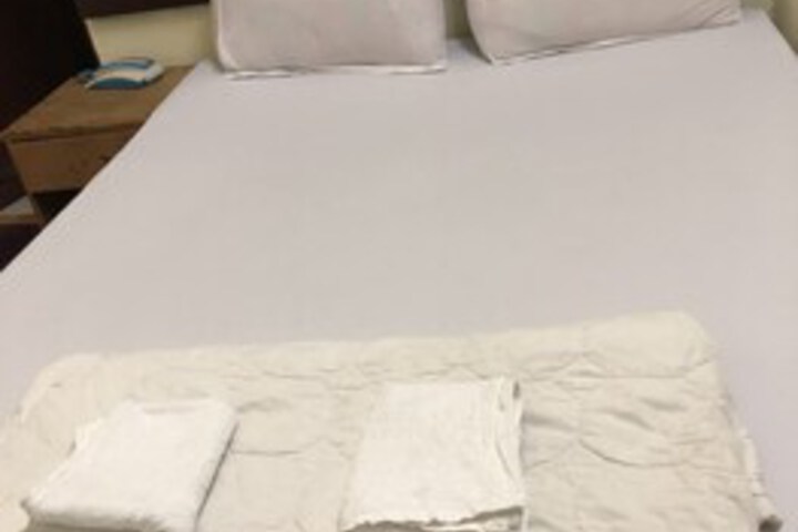 Room 4 of 8