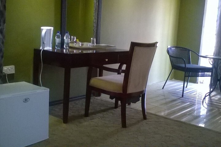 Room 22 of 83