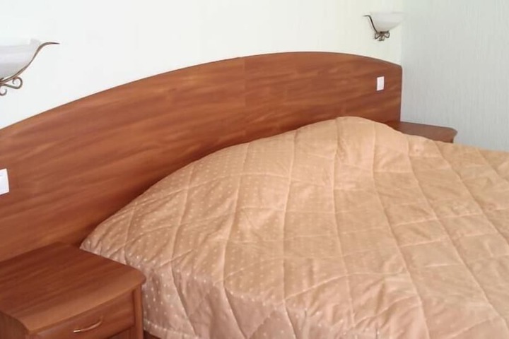 Room 9 of 28