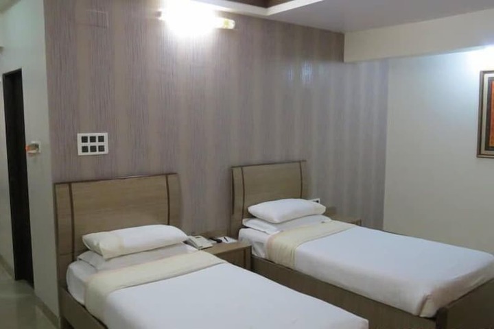 Room 6 of 37
