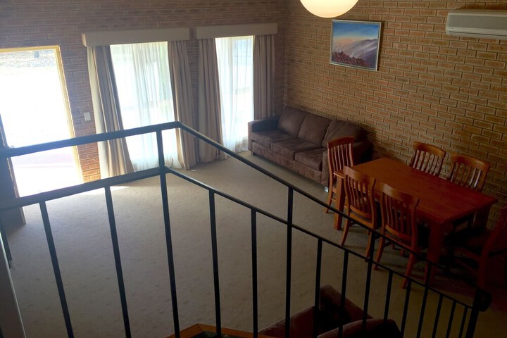 Room 14 of 33