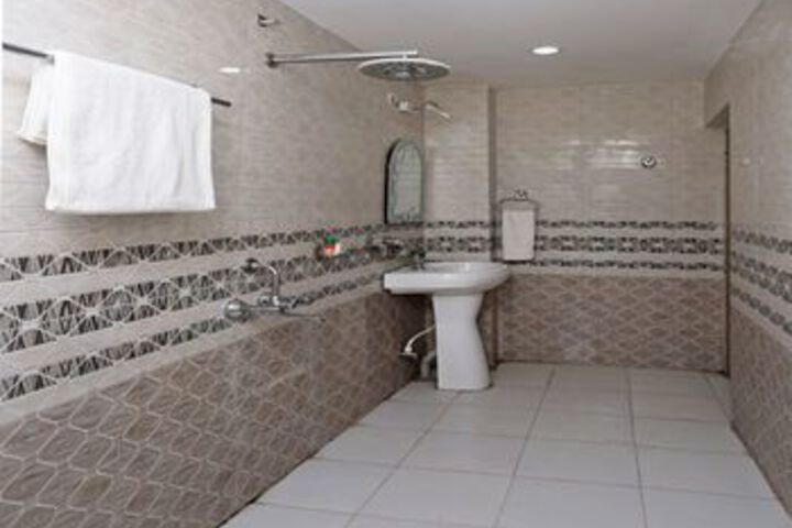 Room 2 of 25