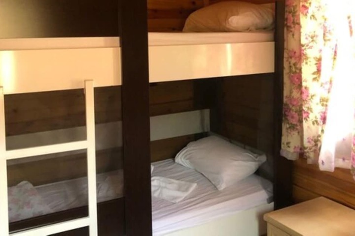 Room 4 of 48