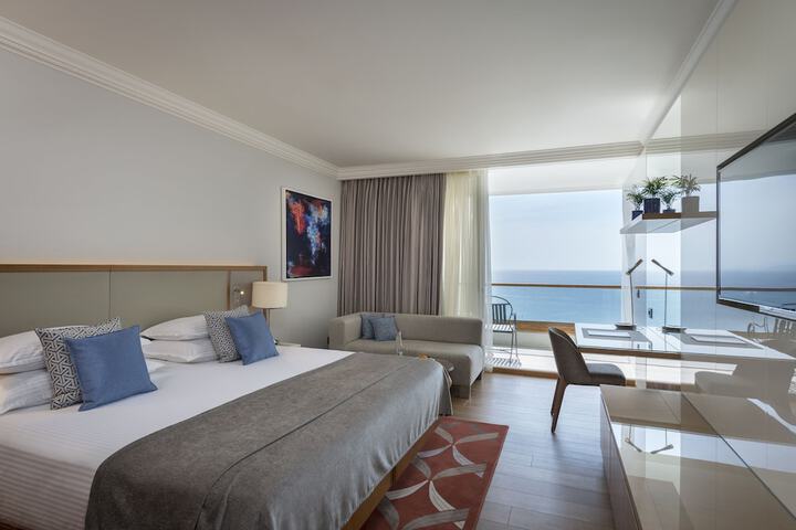 Room 40 of 100