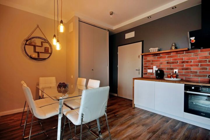 Room 10 of 79