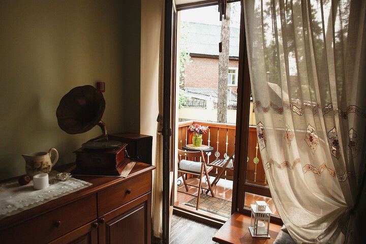 Room 47 of 89
