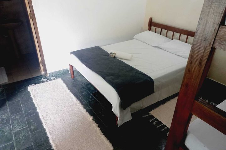 Room 9 of 28