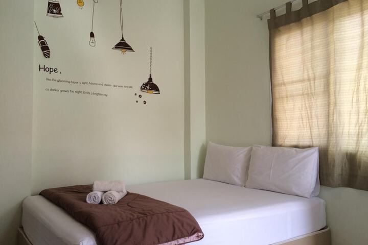 Room 27 of 80