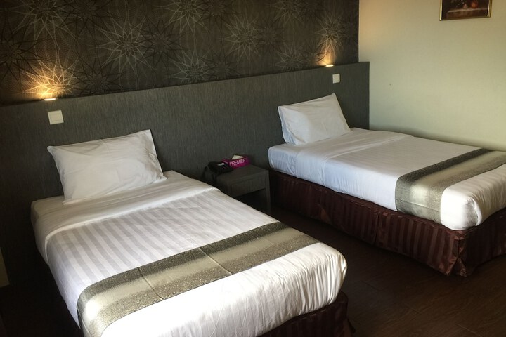 Room 12 of 41