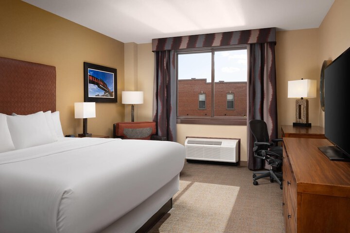 Room 17 of 39