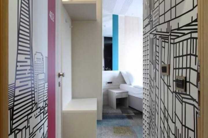 Room 34 of 54