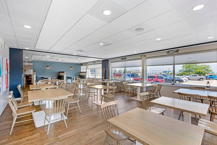 Dining 71 of 87