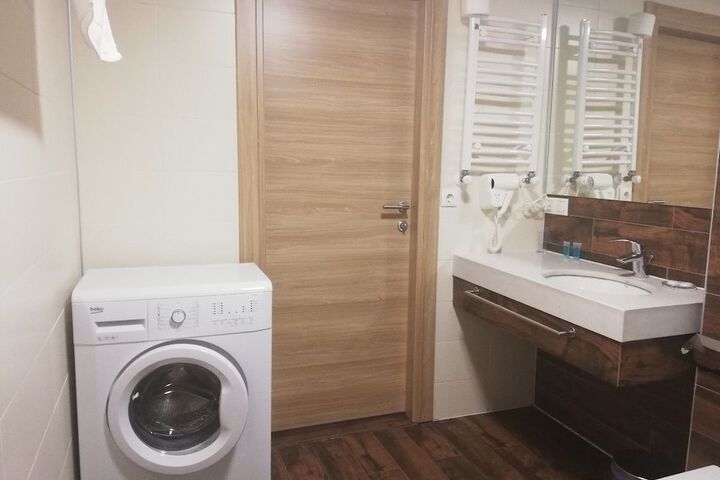 Room 16 of 29