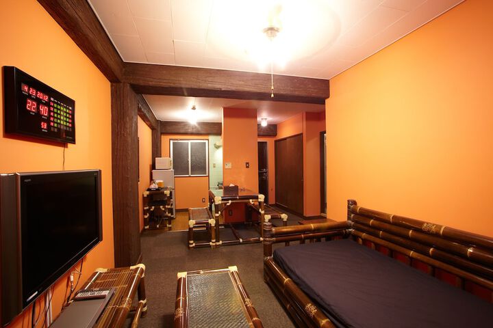Room 10 of 63