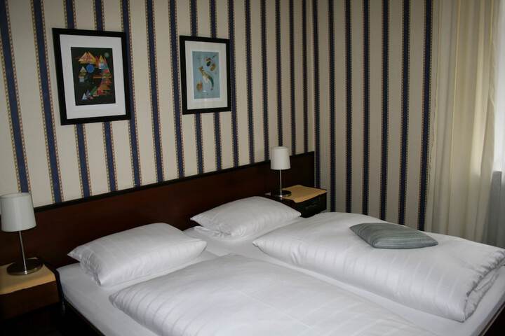Room 2 of 34