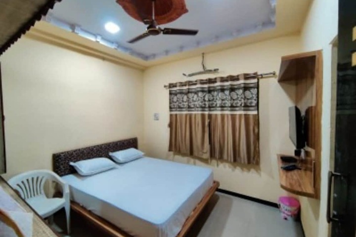 Room 4 of 23