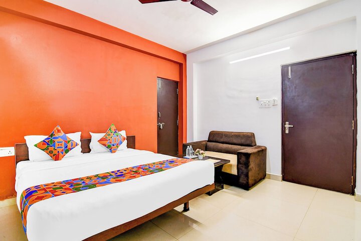 Room 10 of 29