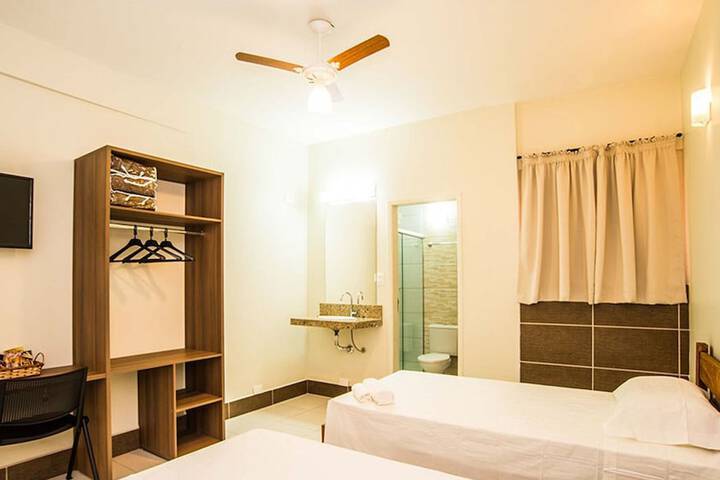 Room 7 of 10