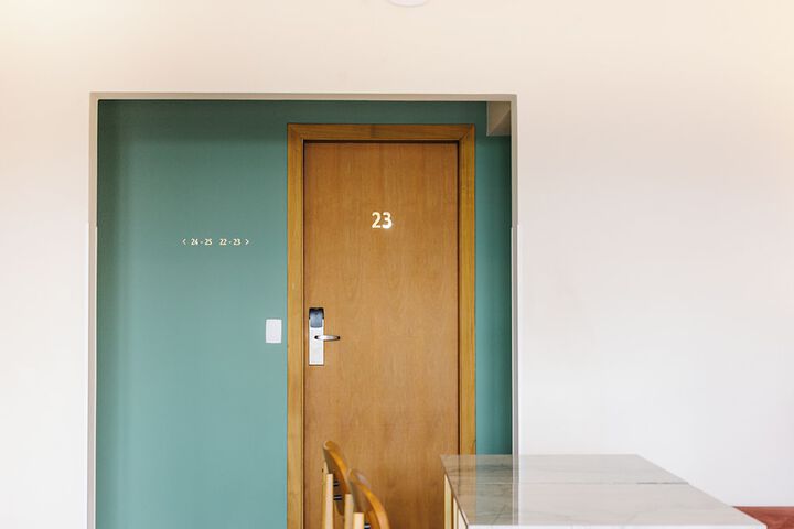 Ballroom/Hall 33 of 34