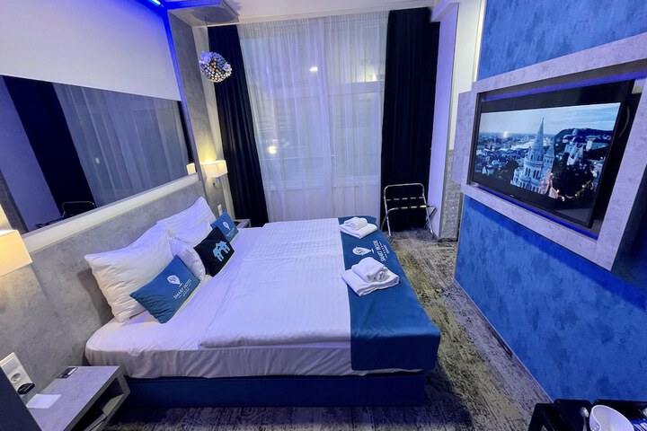 Room 42 of 194