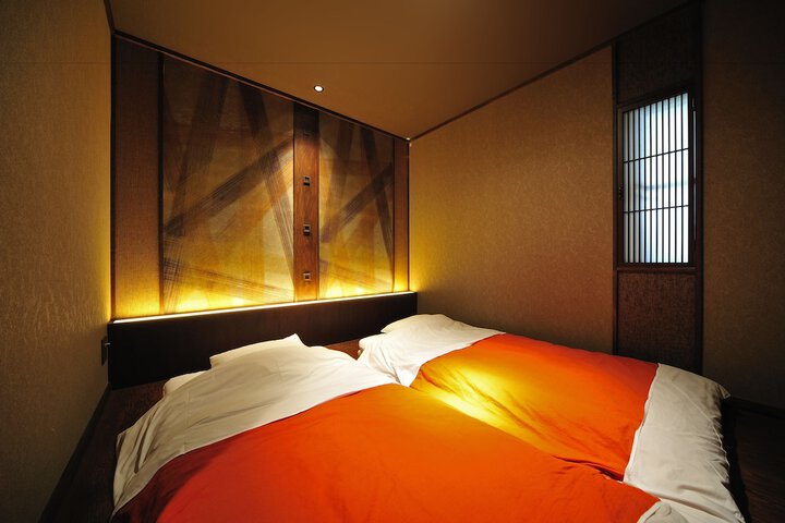 Room 7 of 165