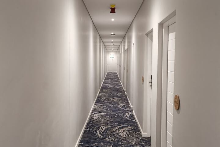 Ballroom/Hall 56 of 76