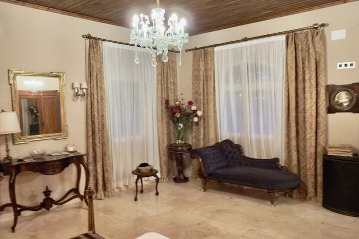 Room 4 of 21