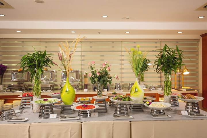 Dining 118 of 150
