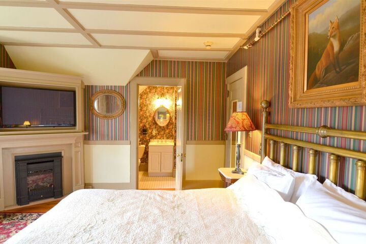 Room 35 of 155