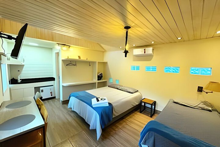 Room 2 of 125