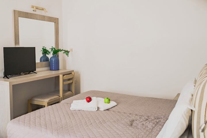 Room 28 of 94