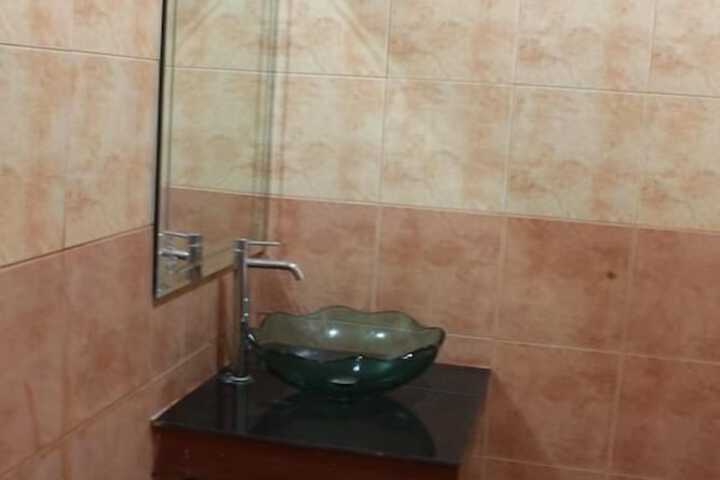 Room 16 of 37