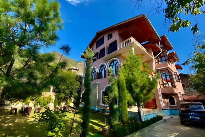 The Upscale Inn