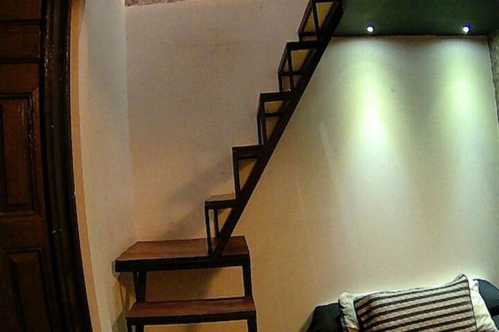 Room 27 of 152