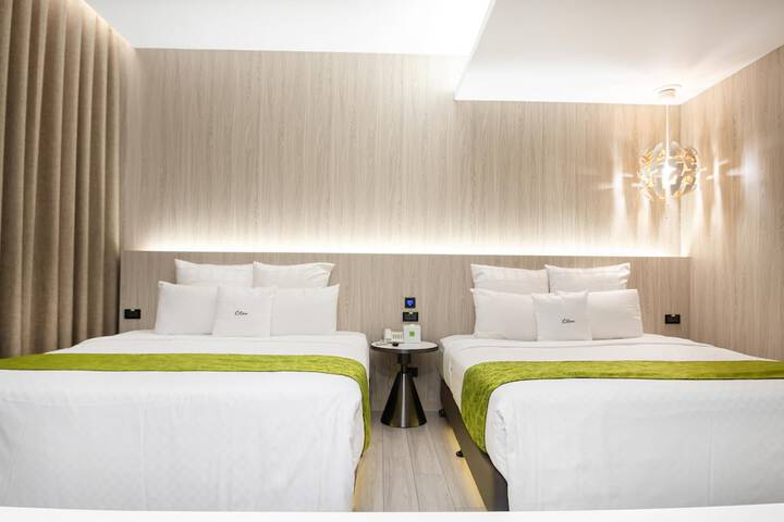 Room 10 of 37