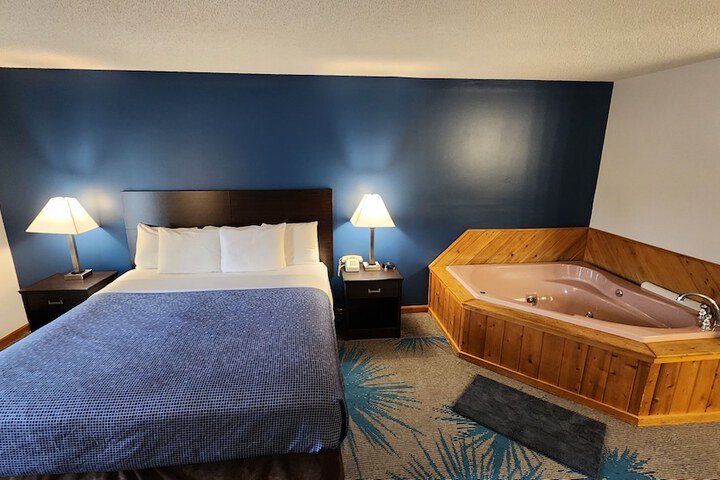 Room 14 of 80