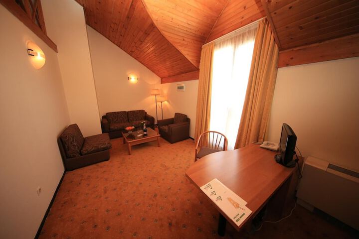 Room 22 of 48