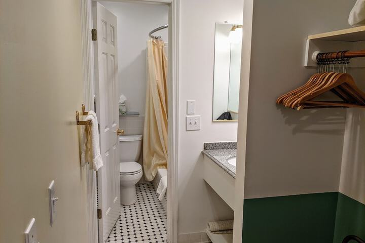 Room 201 of 258