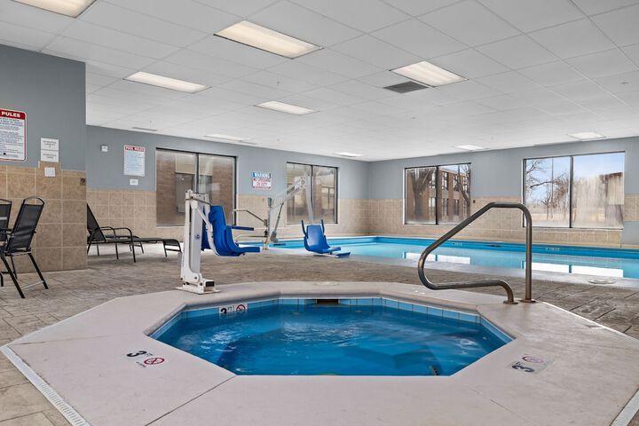 Indoor spa tub